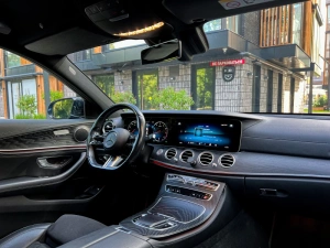 Mercedes E